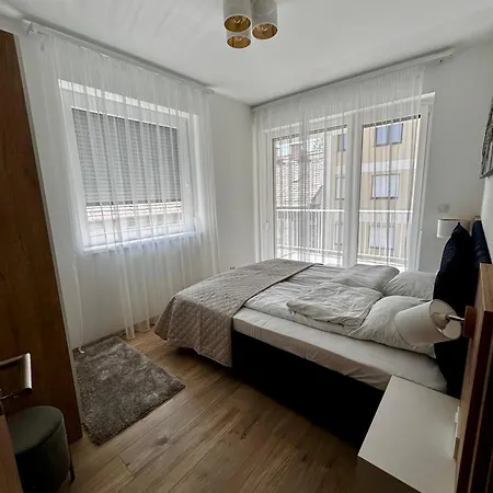 Apartament Vh9 *
