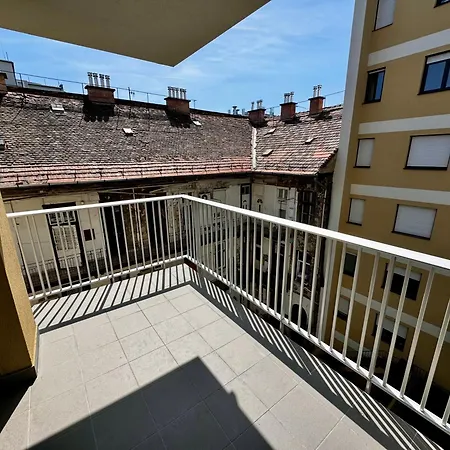 Apartment Vh9 *